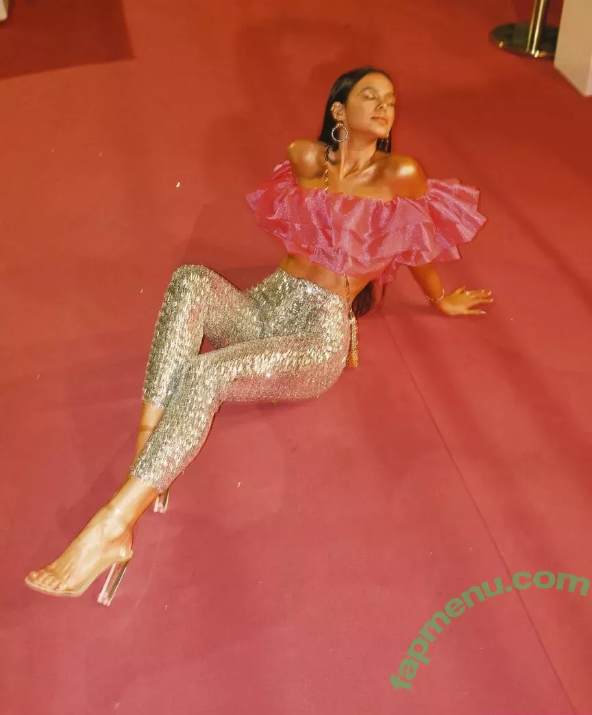 Bruna Marquezine nude photo #0131 (brumarquezine / brunamarquezine)