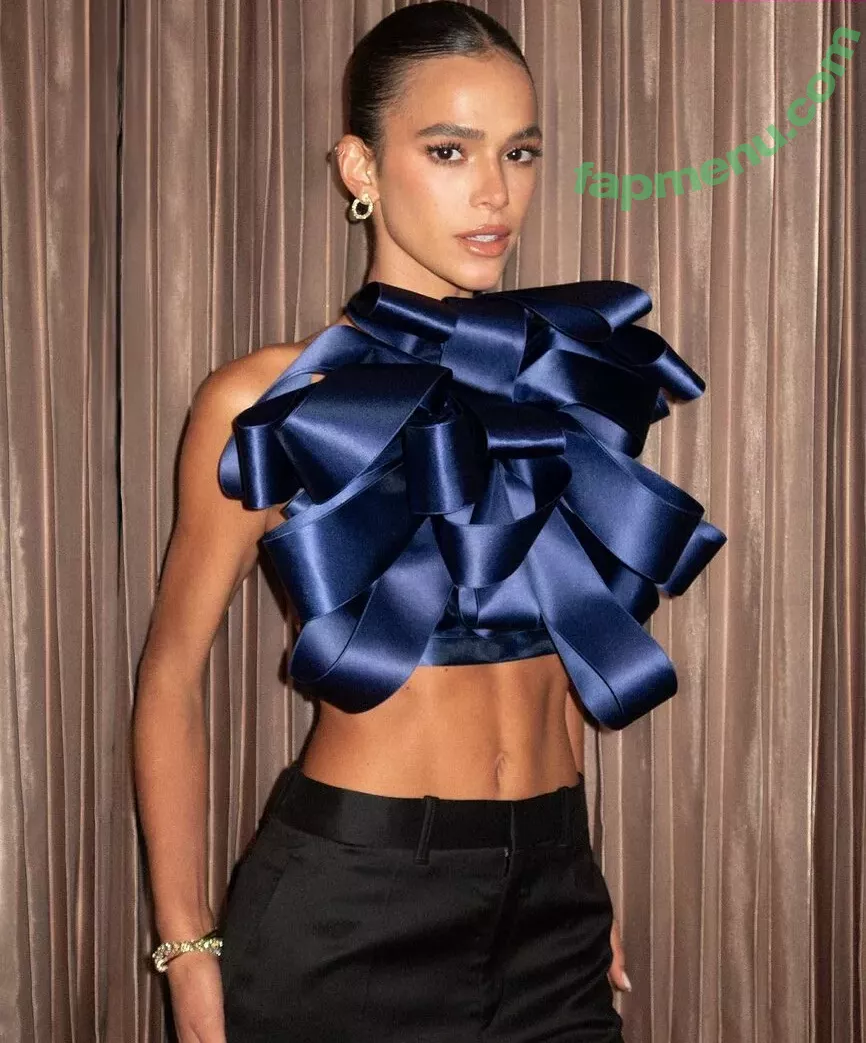 Bruna Marquezine nude photo #0178 (brumarquezine / brunamarquezine)