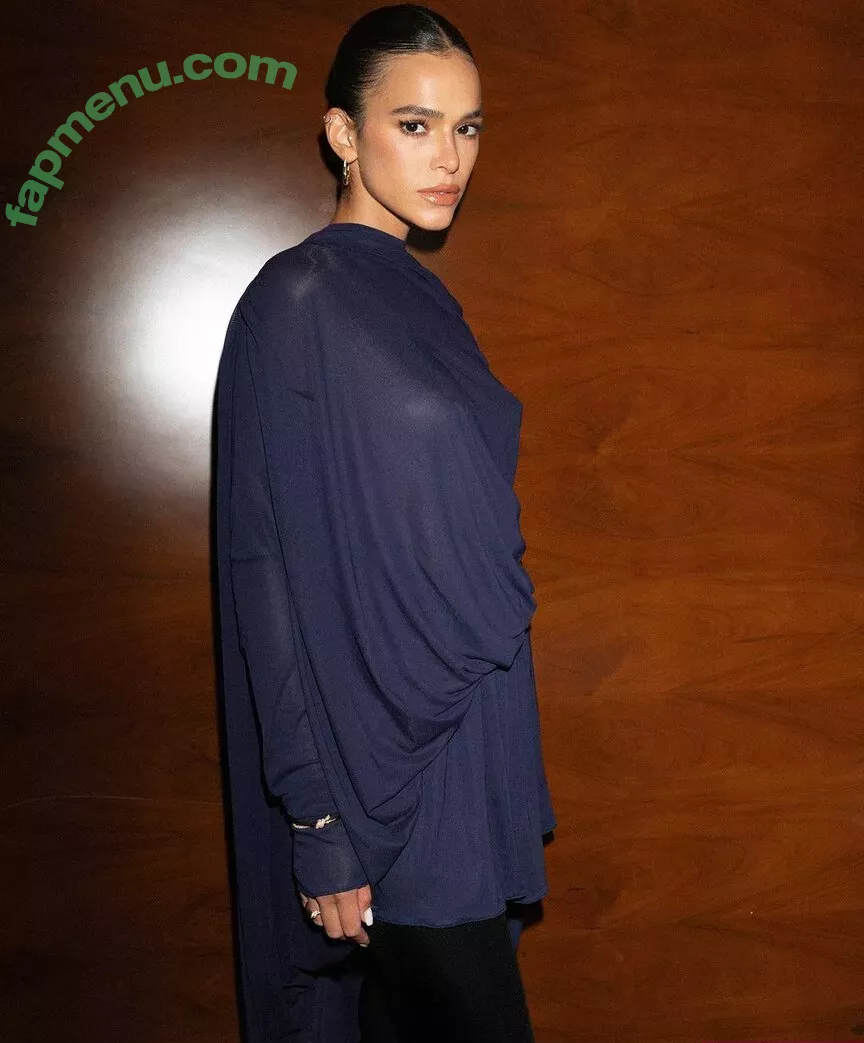 Bruna Marquezine nude photo #0184 (brumarquezine / brunamarquezine)