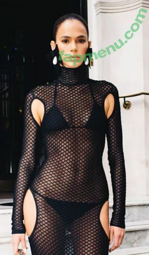 Bruna Marquezine nude photo #0210 (brumarquezine / brunamarquezine)