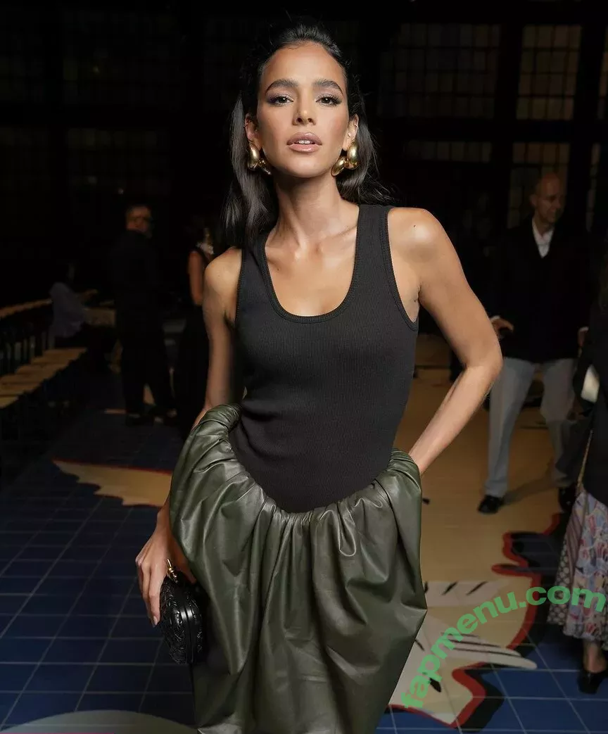 Bruna Marquezine nude photo #0221 (brumarquezine / brunamarquezine)