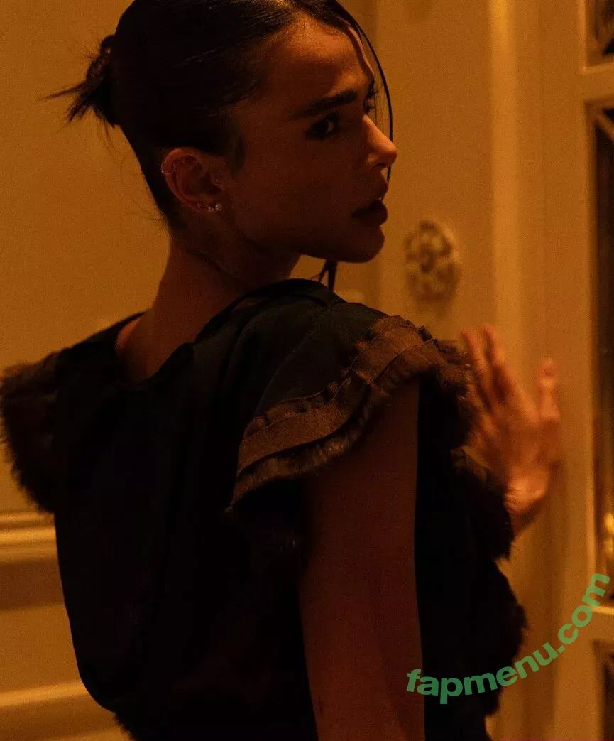 Bruna Marquezine nude photo #0233 (brumarquezine / brunamarquezine)