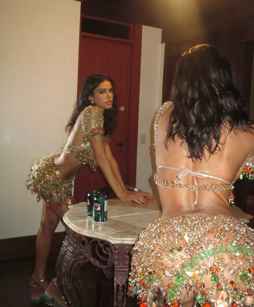 Bruna Marquezine nude photo #0292 (brumarquezine / brunamarquezine)