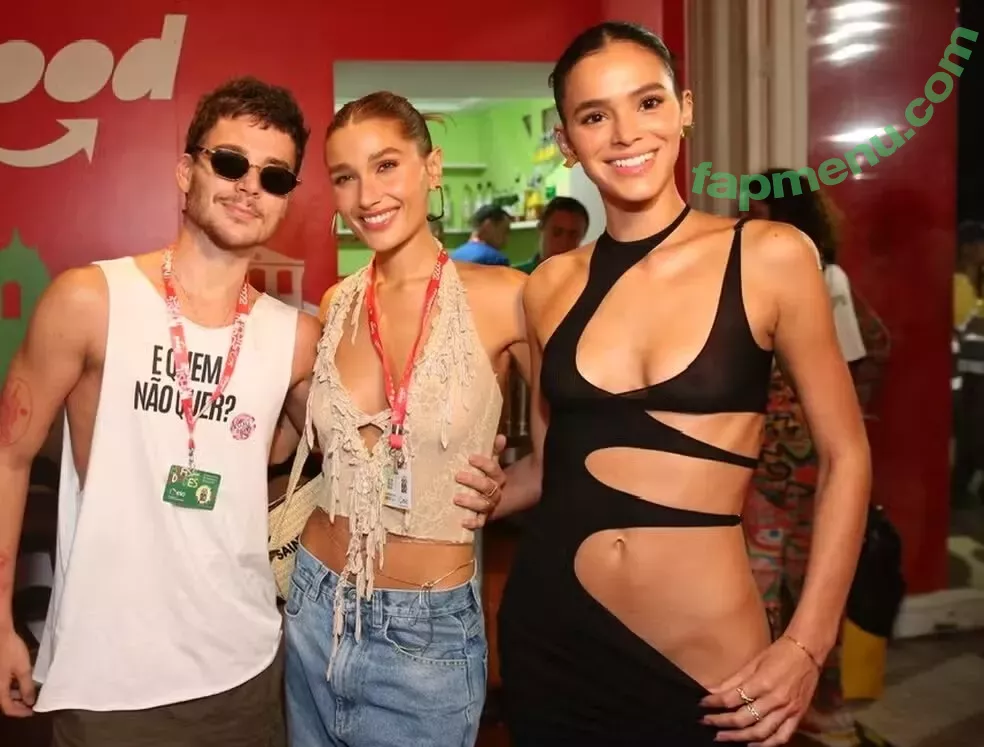 Bruna Marquezine nude photo #0301 (brumarquezine / brunamarquezine)