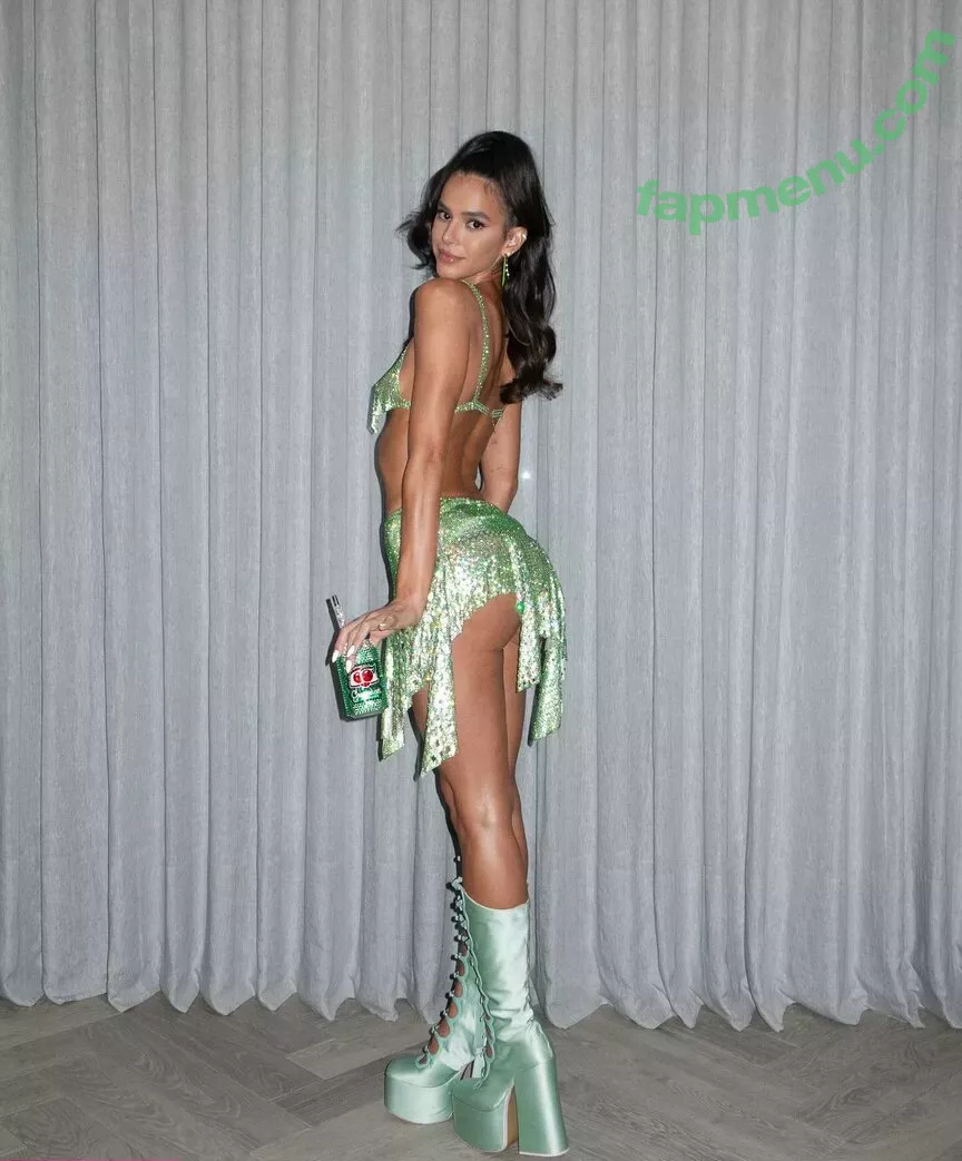 Bruna Marquezine nude photo #0315 (brumarquezine / brunamarquezine)
