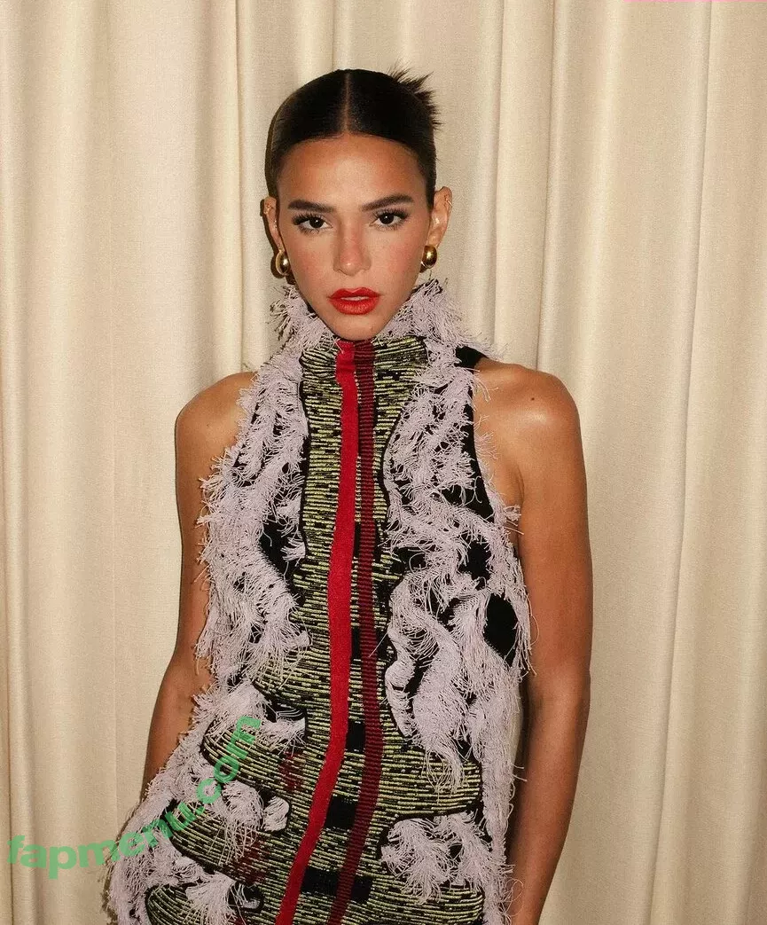 Bruna Marquezine nude photo #0350 (brumarquezine / brunamarquezine)