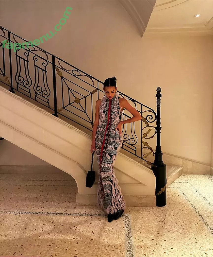 Bruna Marquezine nude photo #0353 (brumarquezine / brunamarquezine)