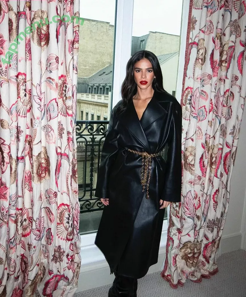 Bruna Marquezine nude photo #0360 (brumarquezine / brunamarquezine)