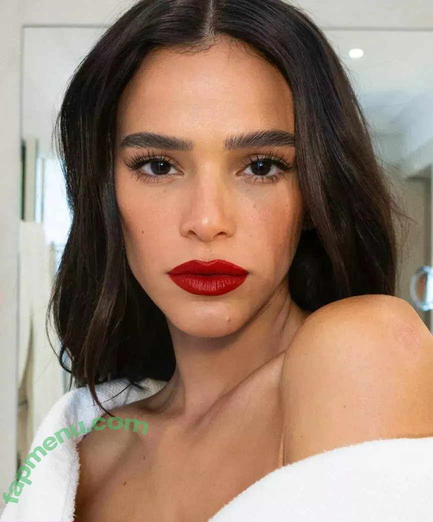Bruna Marquezine nude photo #0362 (brumarquezine / brunamarquezine)