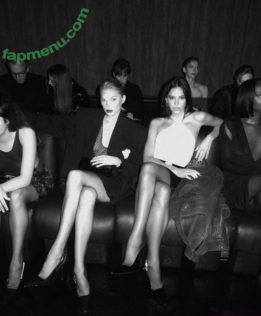 Bruna Marquezine nude photo #0363 (brumarquezine / brunamarquezine)