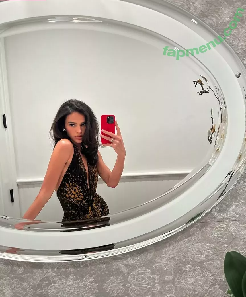 Bruna Marquezine nude photo #0390 (brumarquezine / brunamarquezine)