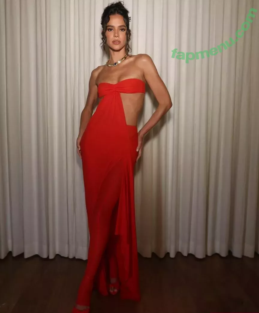 Bruna Marquezine nude photo #0393 (brumarquezine / brunamarquezine)