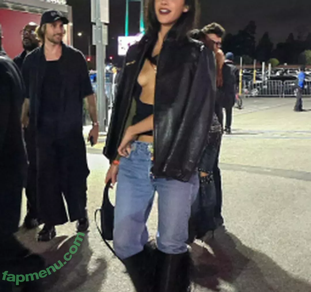 Bruna Marquezine nude photo #0396 (brumarquezine / brunamarquezine)