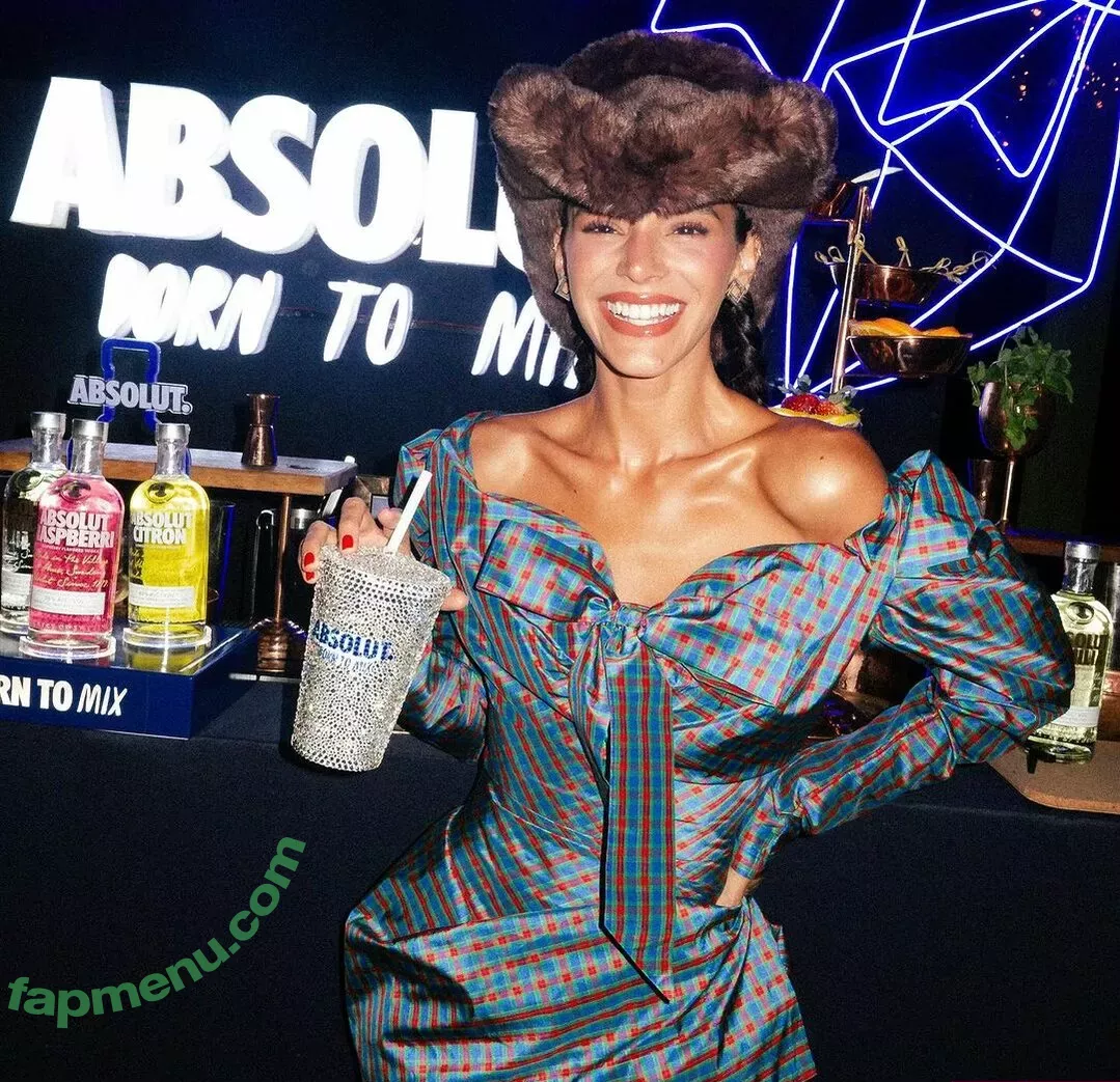 Bruna Marquezine nude photo #0438 (brumarquezine / brunamarquezine)