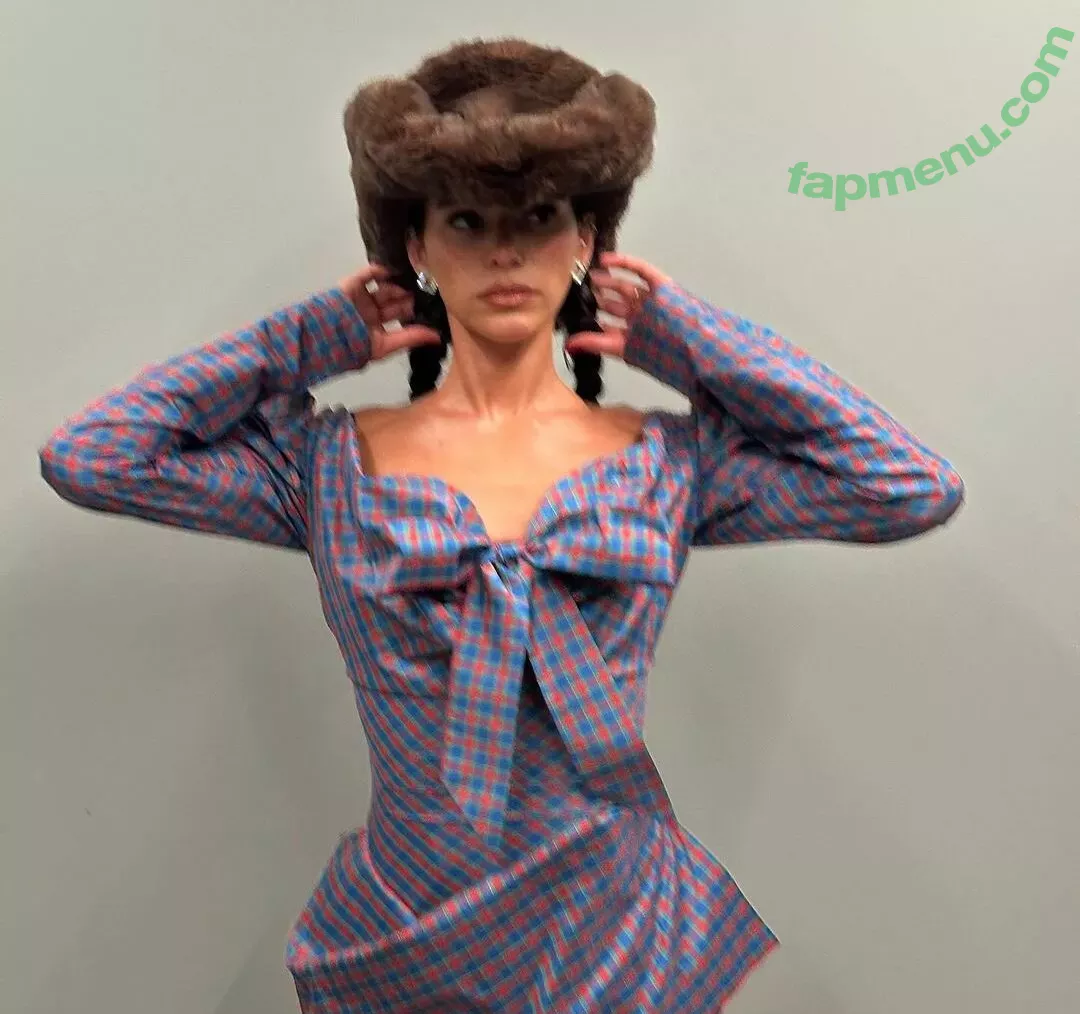 Bruna Marquezine nude photo #0440 (brumarquezine / brunamarquezine)