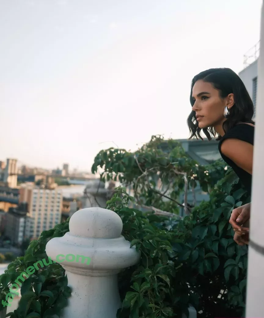 Bruna Marquezine nude photo #0448 (brumarquezine / brunamarquezine)