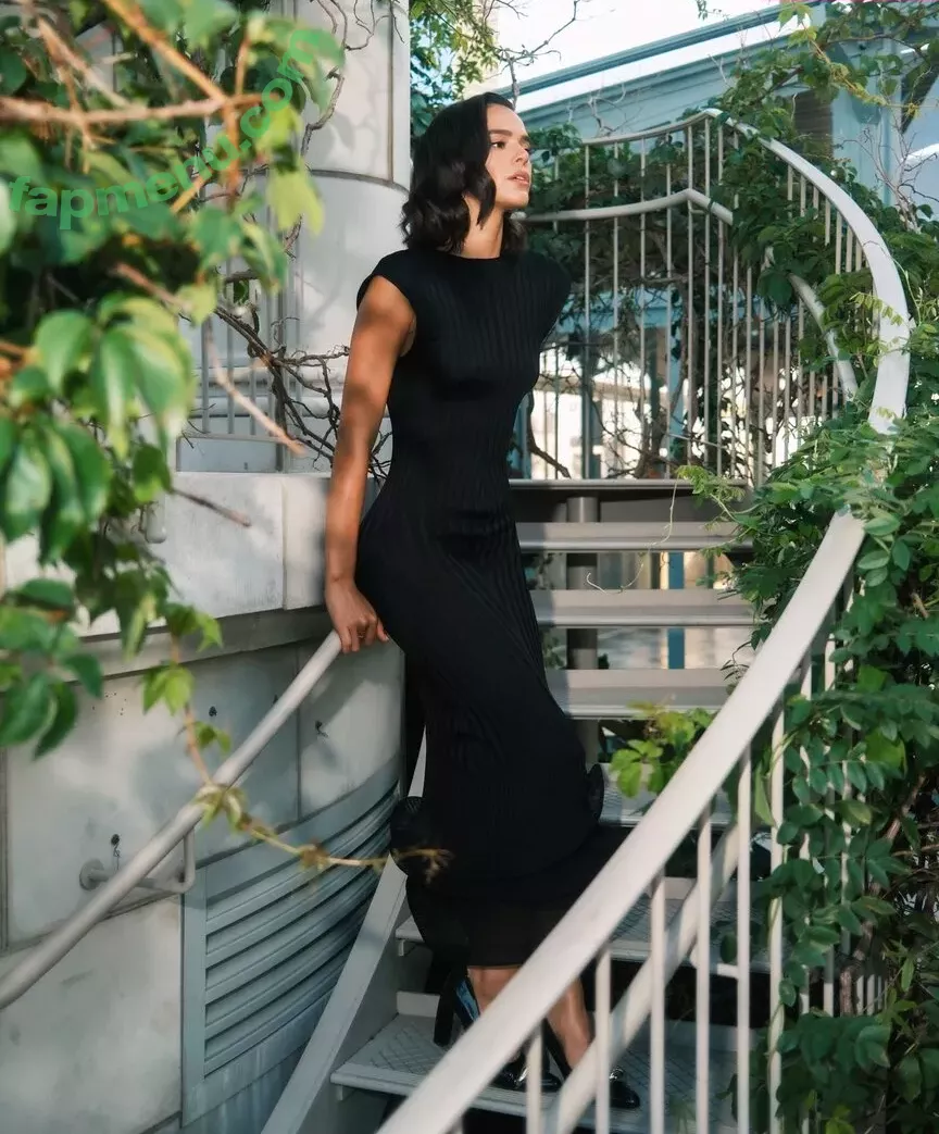 Bruna Marquezine nude photo #0451 (brumarquezine / brunamarquezine)