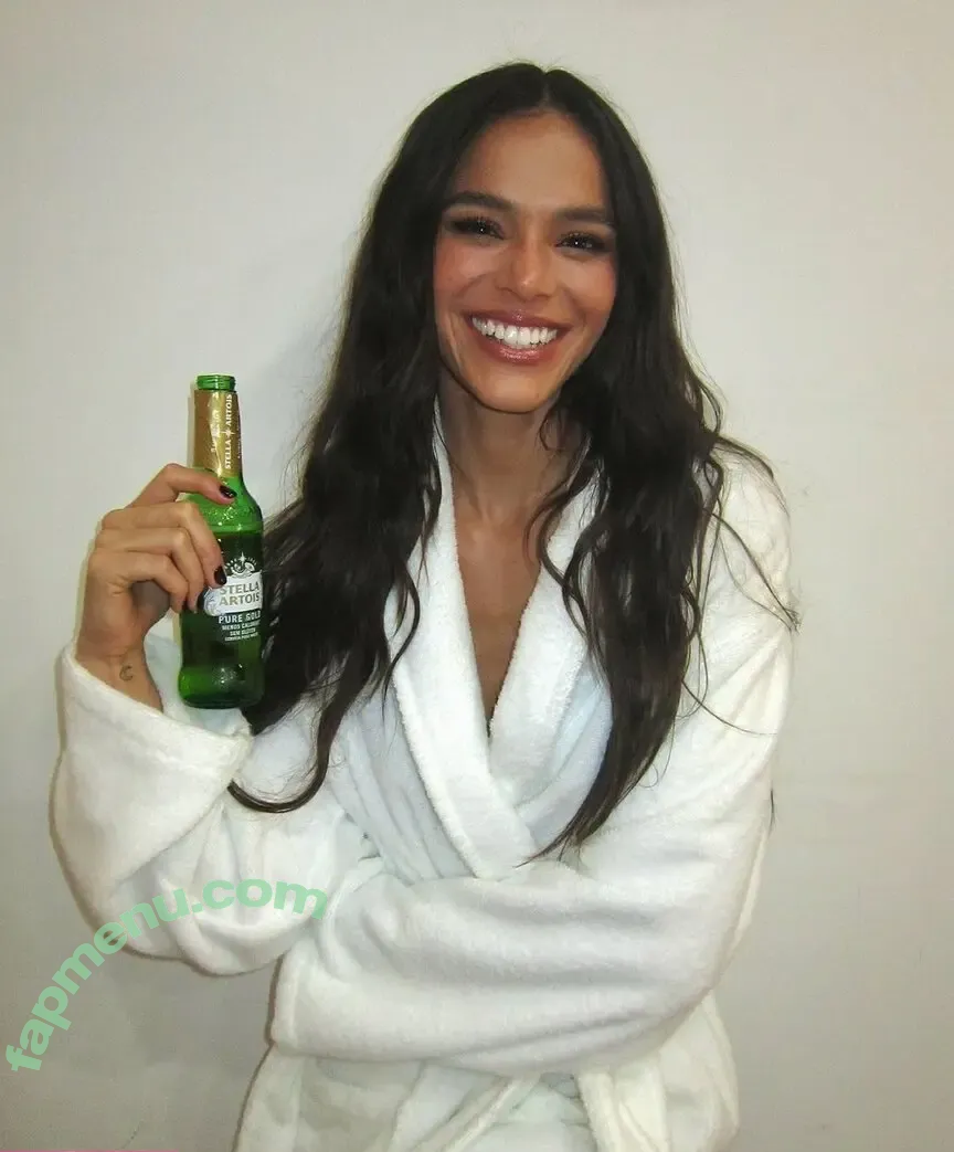Bruna Marquezine nude photo #0946 (brumarquezine / brunamarquezine)
