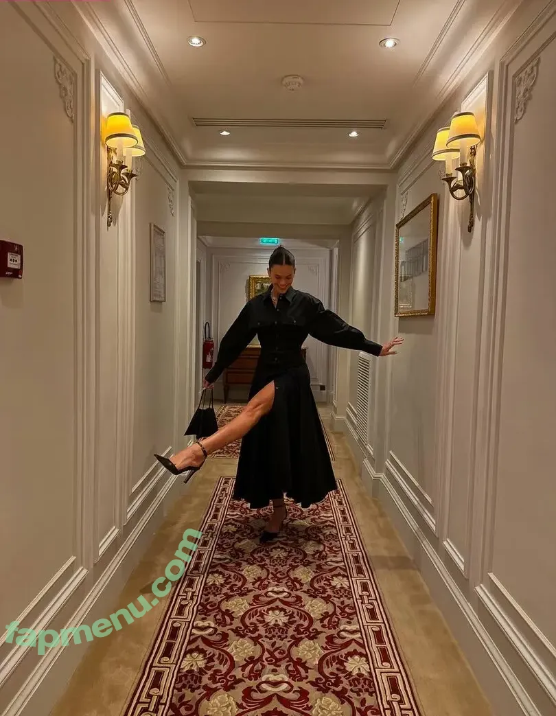 Bruna Marquezine nude photo #1010 (brumarquezine / brunamarquezine)