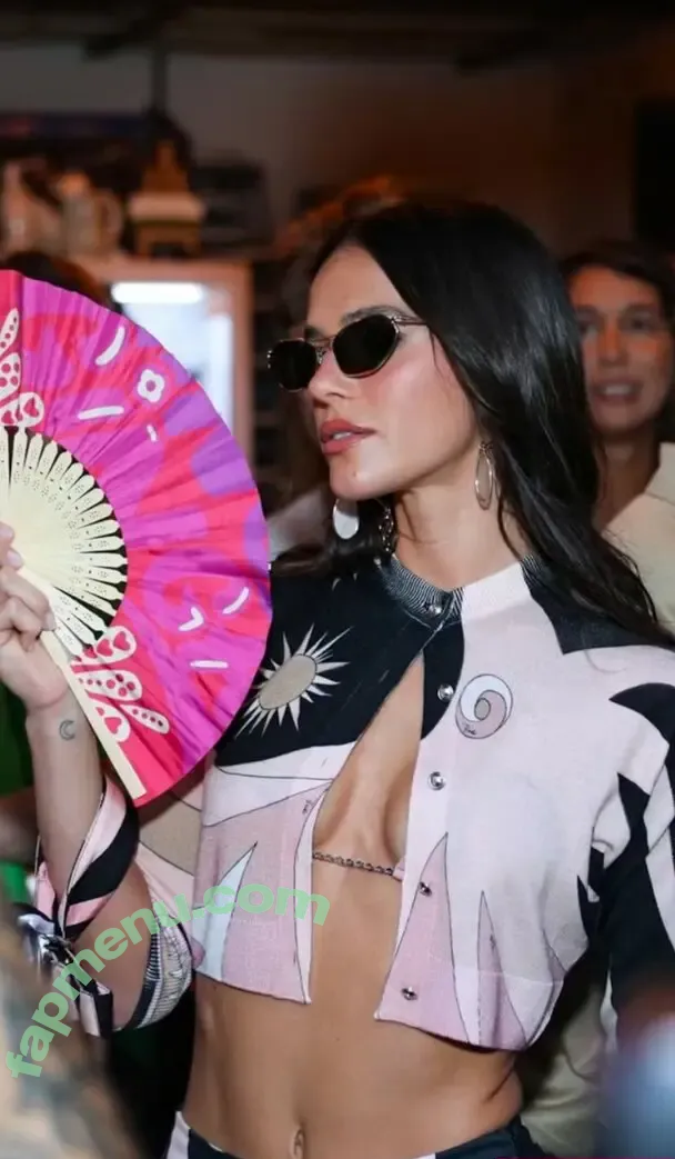 Bruna Marquezine nude photo #1022 (brumarquezine / brunamarquezine)