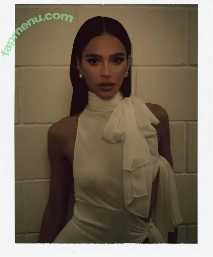Bruna Marquezine nude photo #1145 (brumarquezine / brunamarquezine)