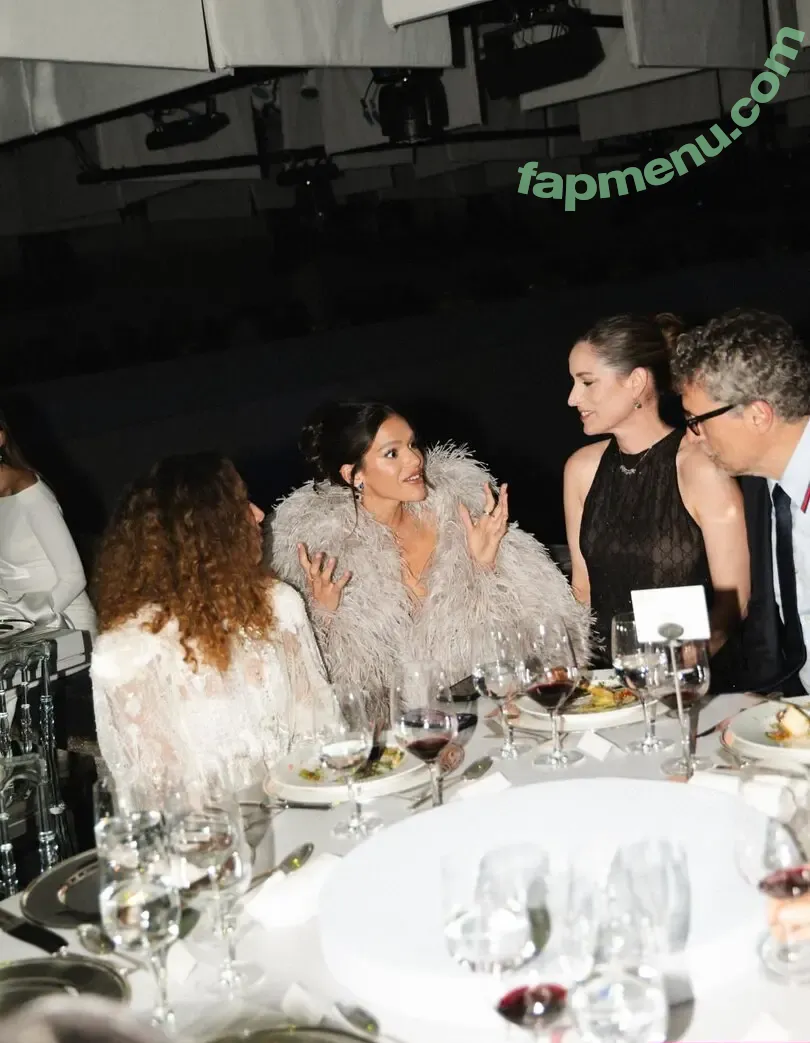 Bruna Marquezine nude photo #1163 (brumarquezine / brunamarquezine)