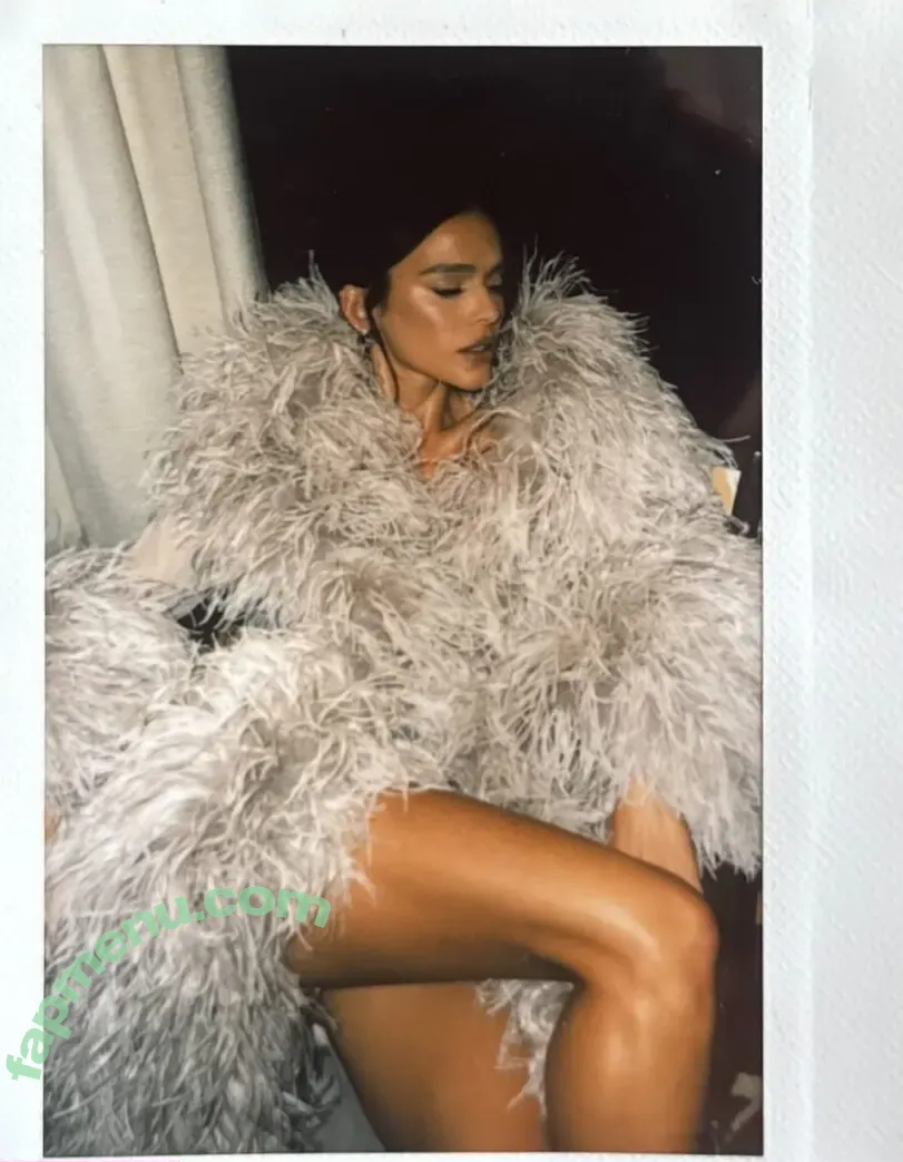 Bruna Marquezine nude photo #1169 (brumarquezine / brunamarquezine)