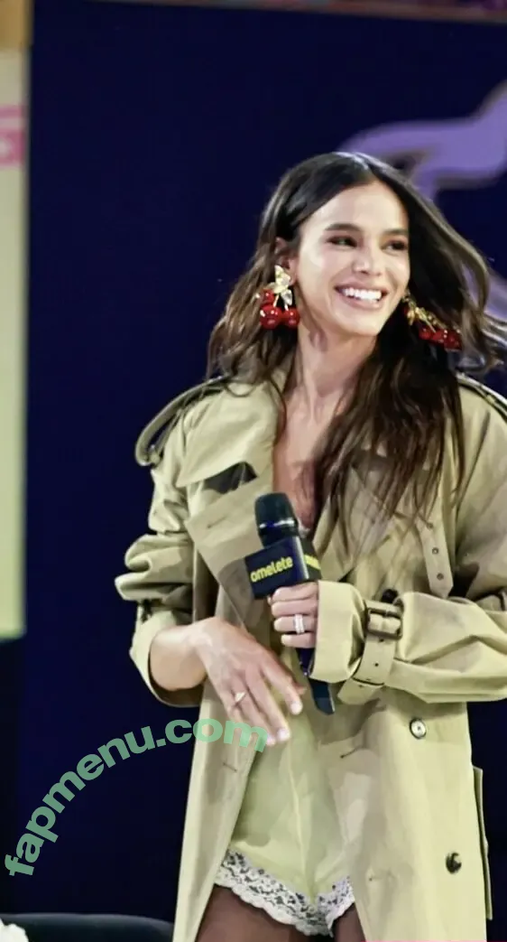 Bruna Marquezine nude photo #1175 (BruMarquezine / brunamarquezine)