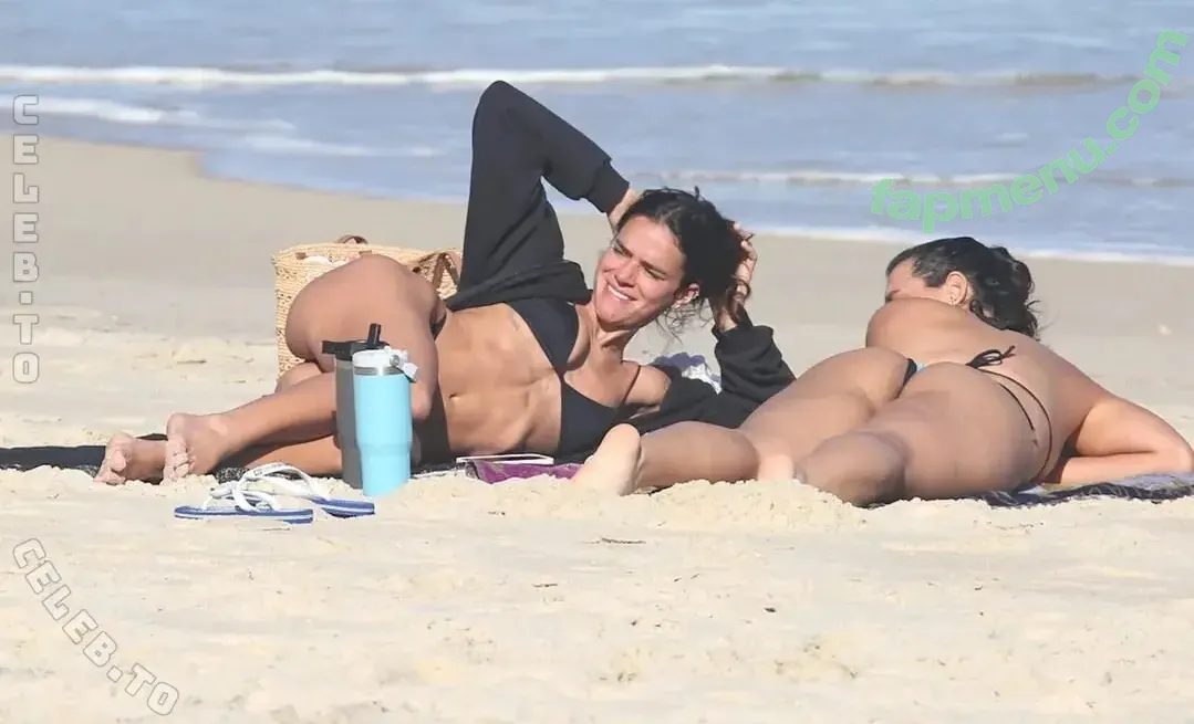 Bruna Marquezine nude photo #1186 (BruMarquezine / brunamarquezine)