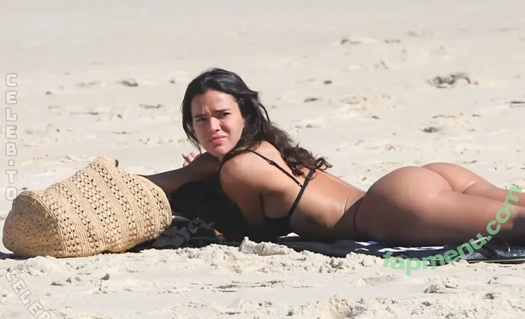 Bruna Marquezine nude photo #1193 (BruMarquezine / brunamarquezine)