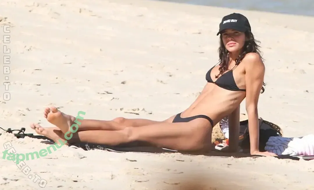 Bruna Marquezine nude photo #1201 (BruMarquezine / brunamarquezine)