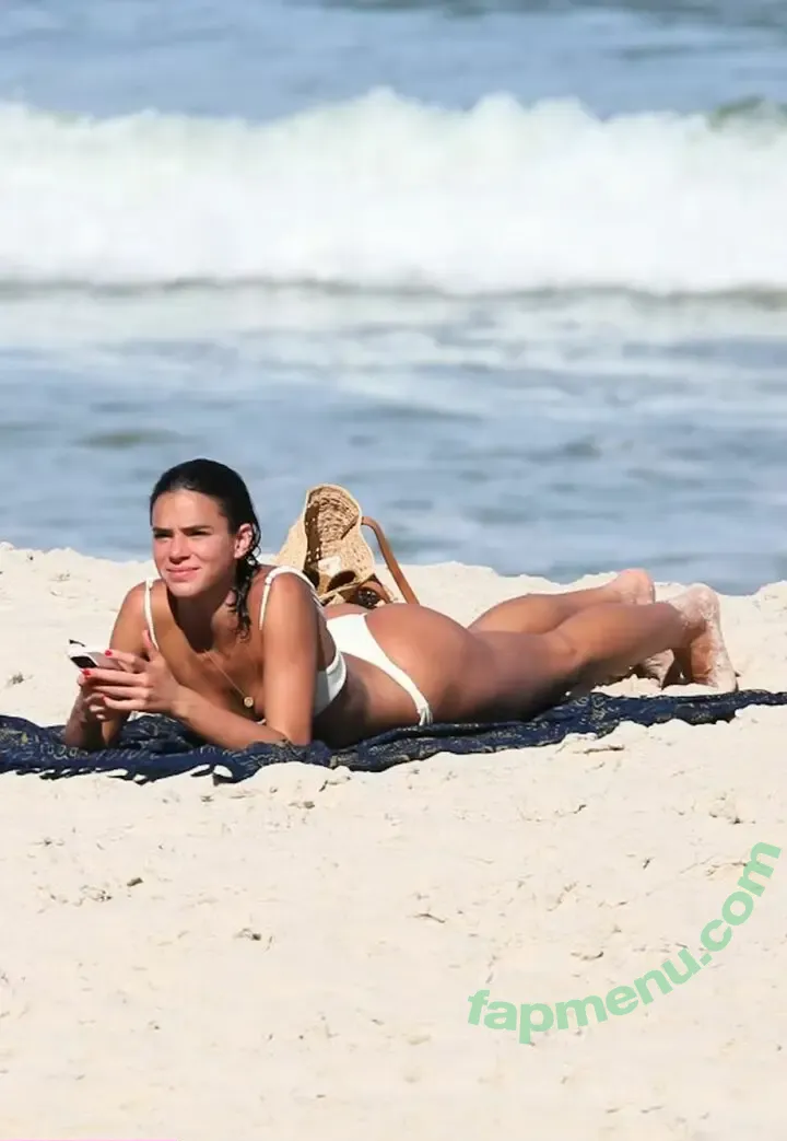 Bruna Marquezine nude photo #1220 (BruMarquezine / brunamarquezine)