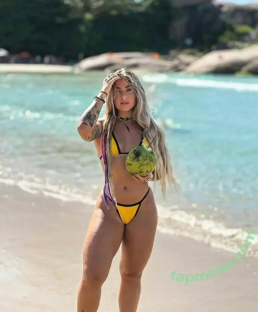 Bruna Schmitt nude photo #0001 (bruuschmitt)