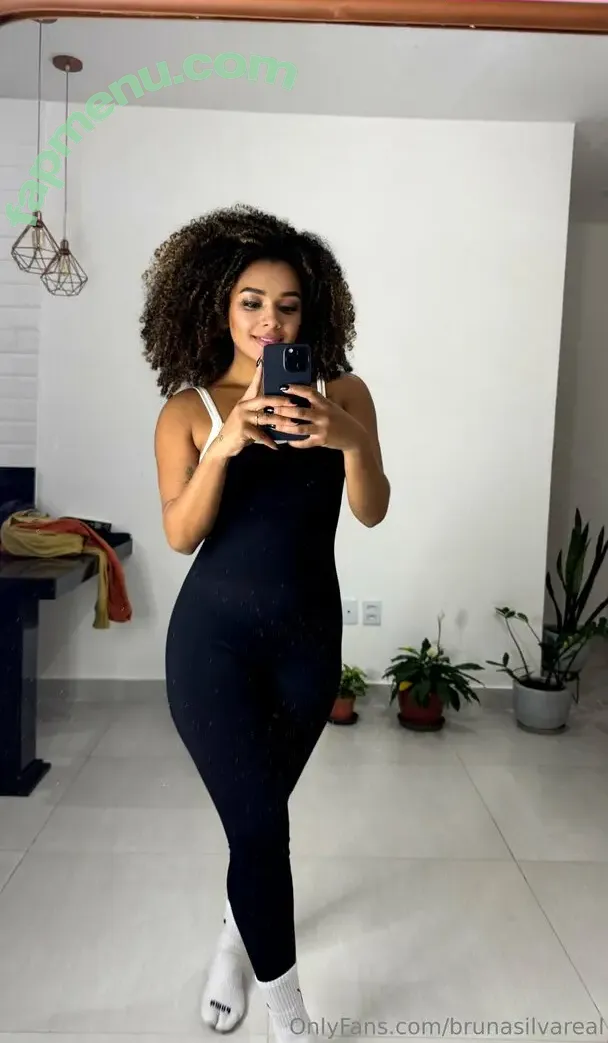 brunasilvareal nude photo #0003 (bruna_sillvv)