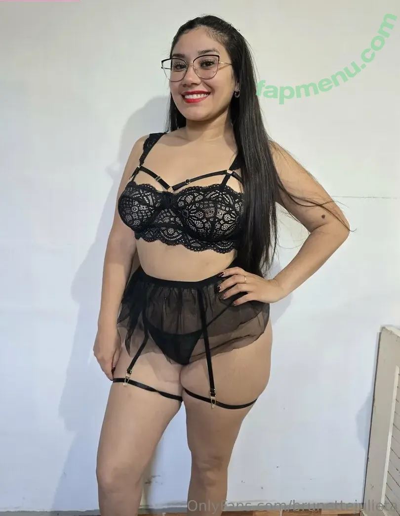 brunettejulieta nude photo #0046 (brunettejuliettee)