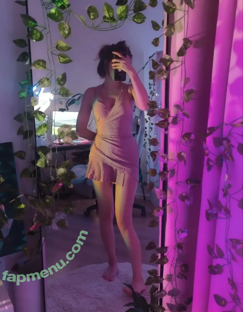 brusnic4ka nude photo #0021 (brusnic4ka)