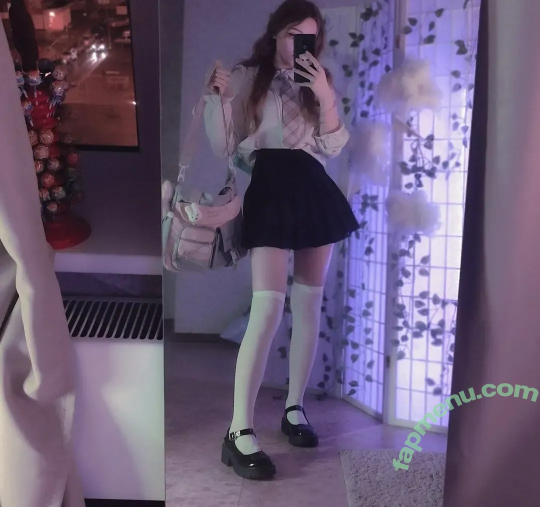 brusnic4ka nude photo #0030 (brusnic4ka)