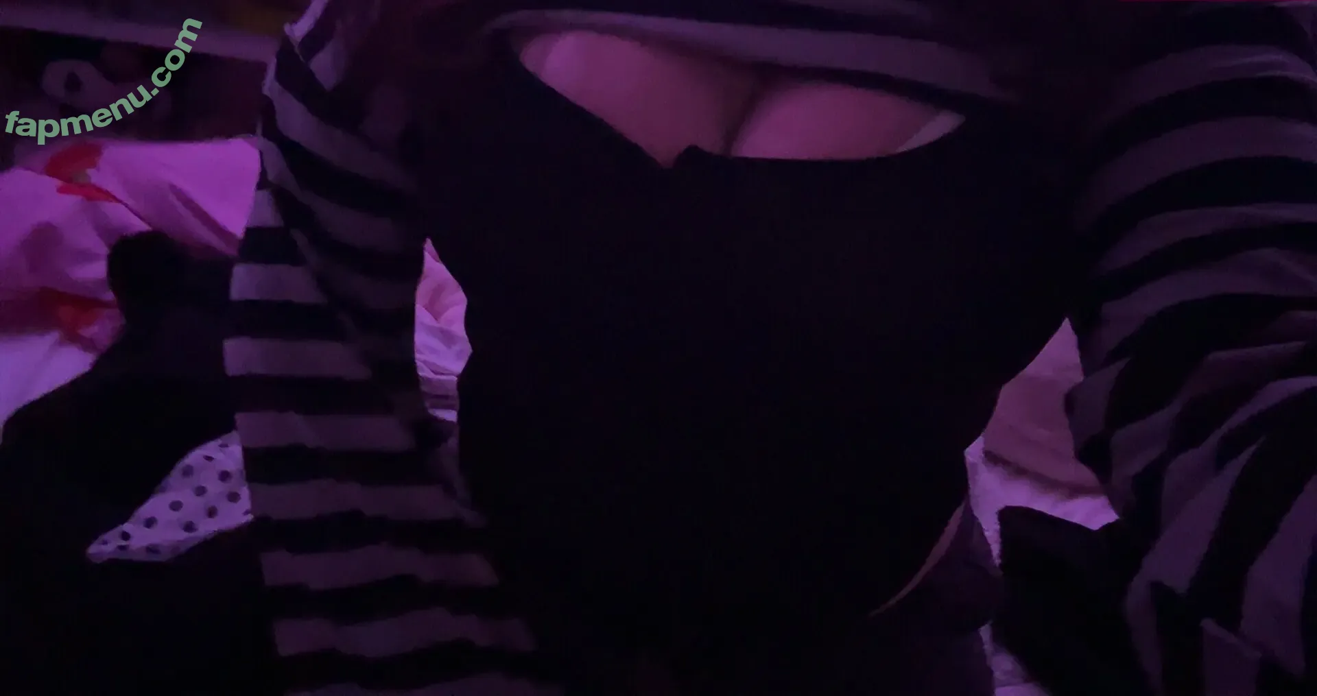 brwattiest nude photo #0021 (theebrattiest)