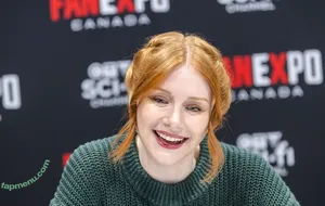 Bryce Dallas Howard / brycedhoward nude photo #1031