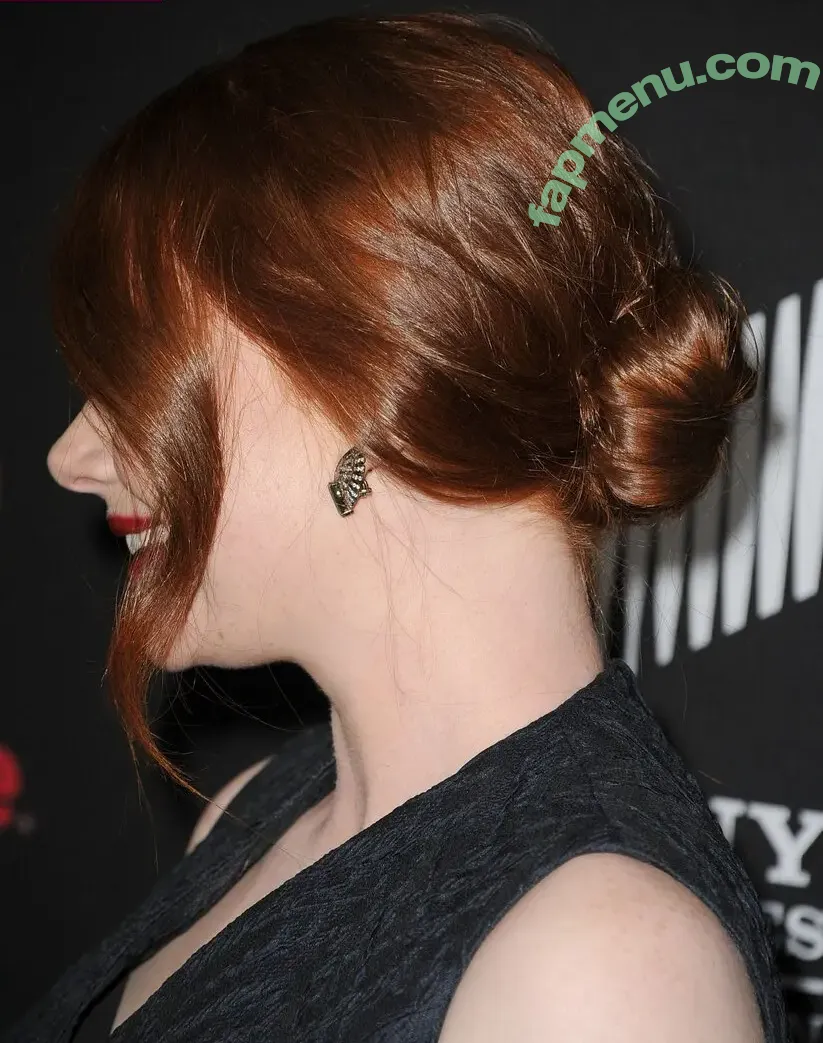 Bryce Dallas Howard nude photo #1051 (brycedhoward)