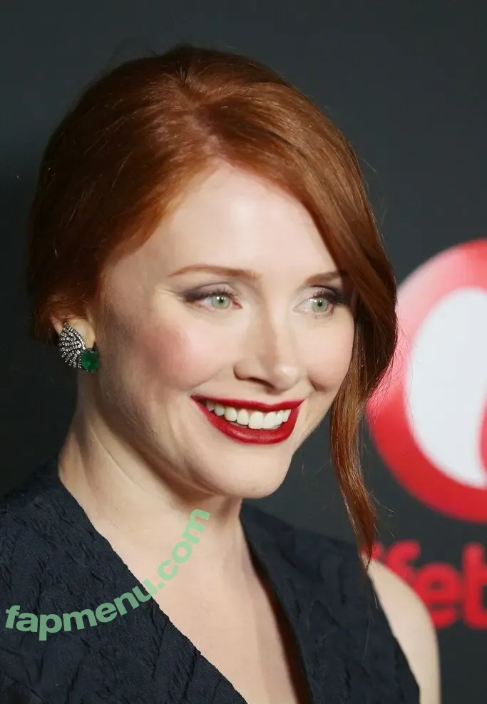 Bryce Dallas Howard nude photo #1067 (brycedhoward)