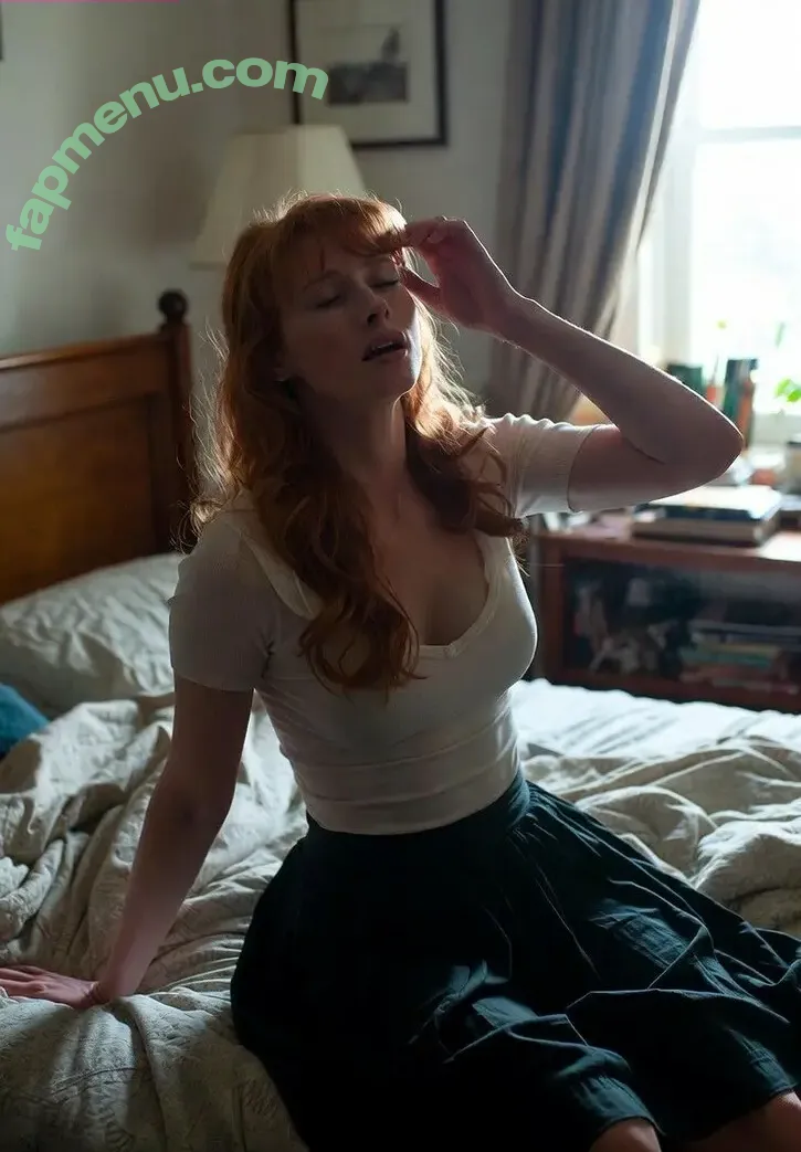 Bryce Dallas Howard nude photo #1109 (brycedhoward)