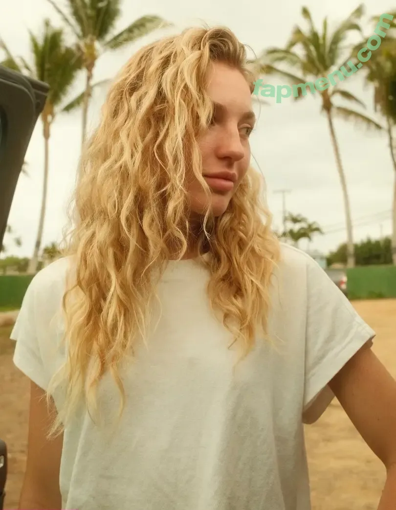 Brynn Rumfallo nude photo #0467 (Mackenzie Ziegler / brynnrumfallo)