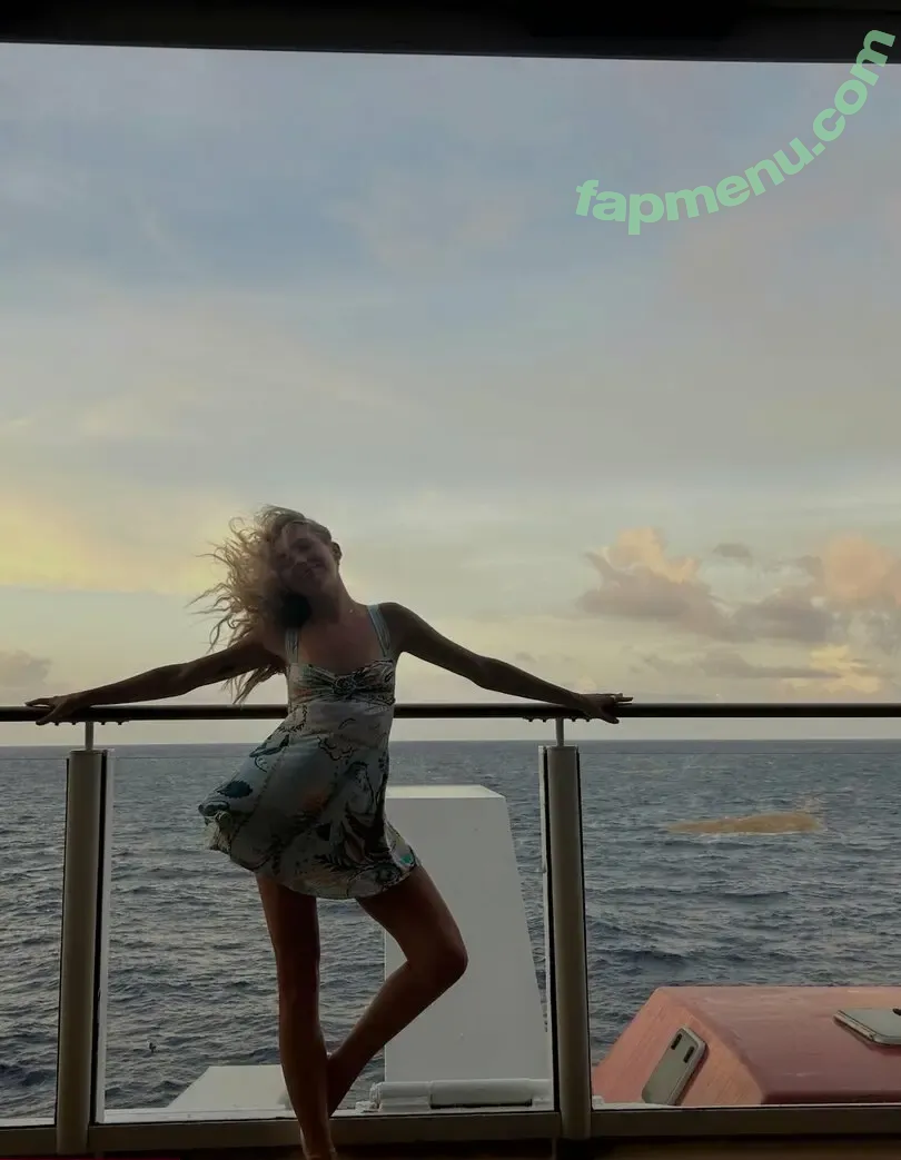 Brynn Rumfallo nude photo #0475 (Mackenzie Ziegler / brynnrumfallo)