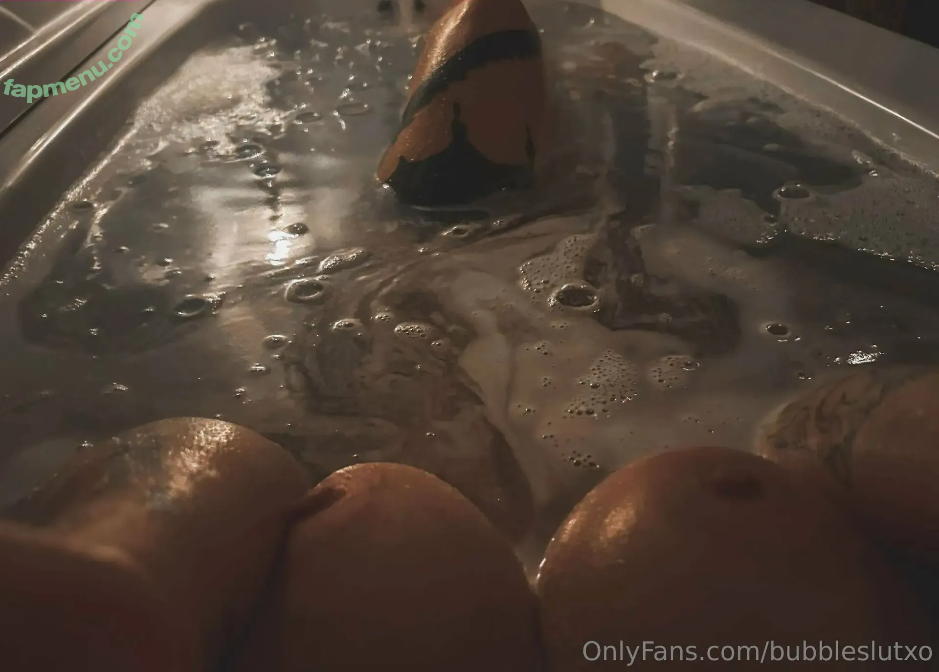 bubbleslutxo nude photo #0030 (the1realbubbles)