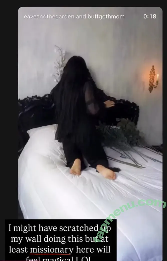 BuffGothMom nude photo #0001 (xohmygoth)