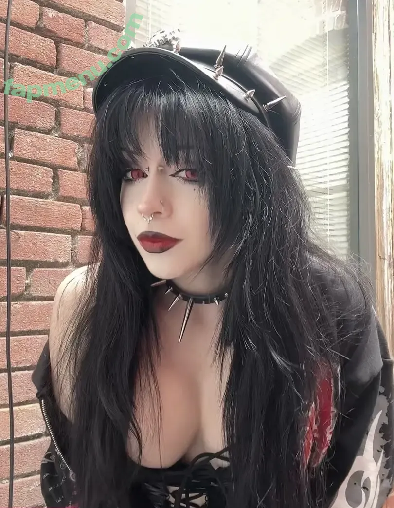 BuffGothMom nude photo #0009 (xohmygoth)