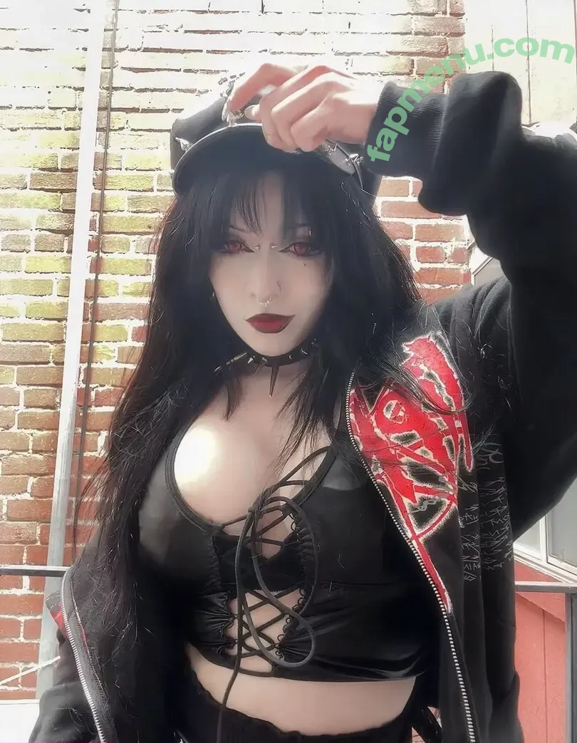 BuffGothMom nude photo #0012 (xohmygoth)