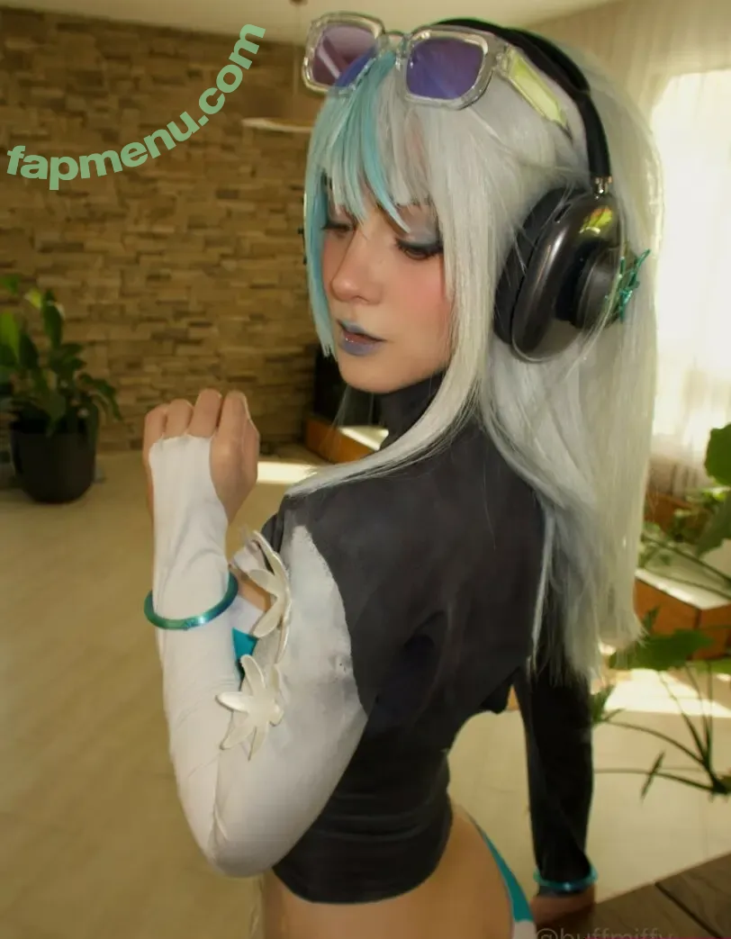 Buffmiffy nude photo #0016 (Buffmiffy)