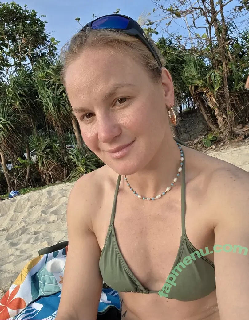 bulletvalentina nude photo #0184 (bulletvalentina)